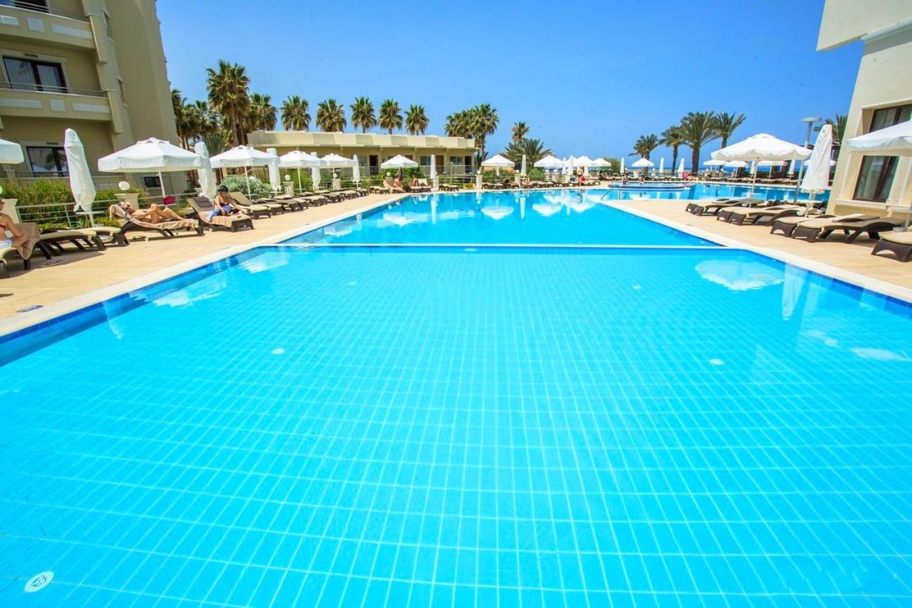 Vuni Palace Premium Kyrenia Hotel & Spa & Casino Beachfront Location ! Agios Nikolaos  Exteriör bild